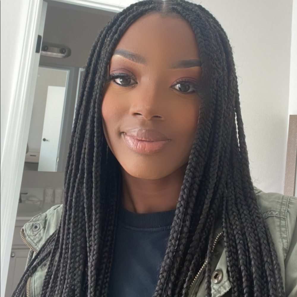Meet your Posher, Camille